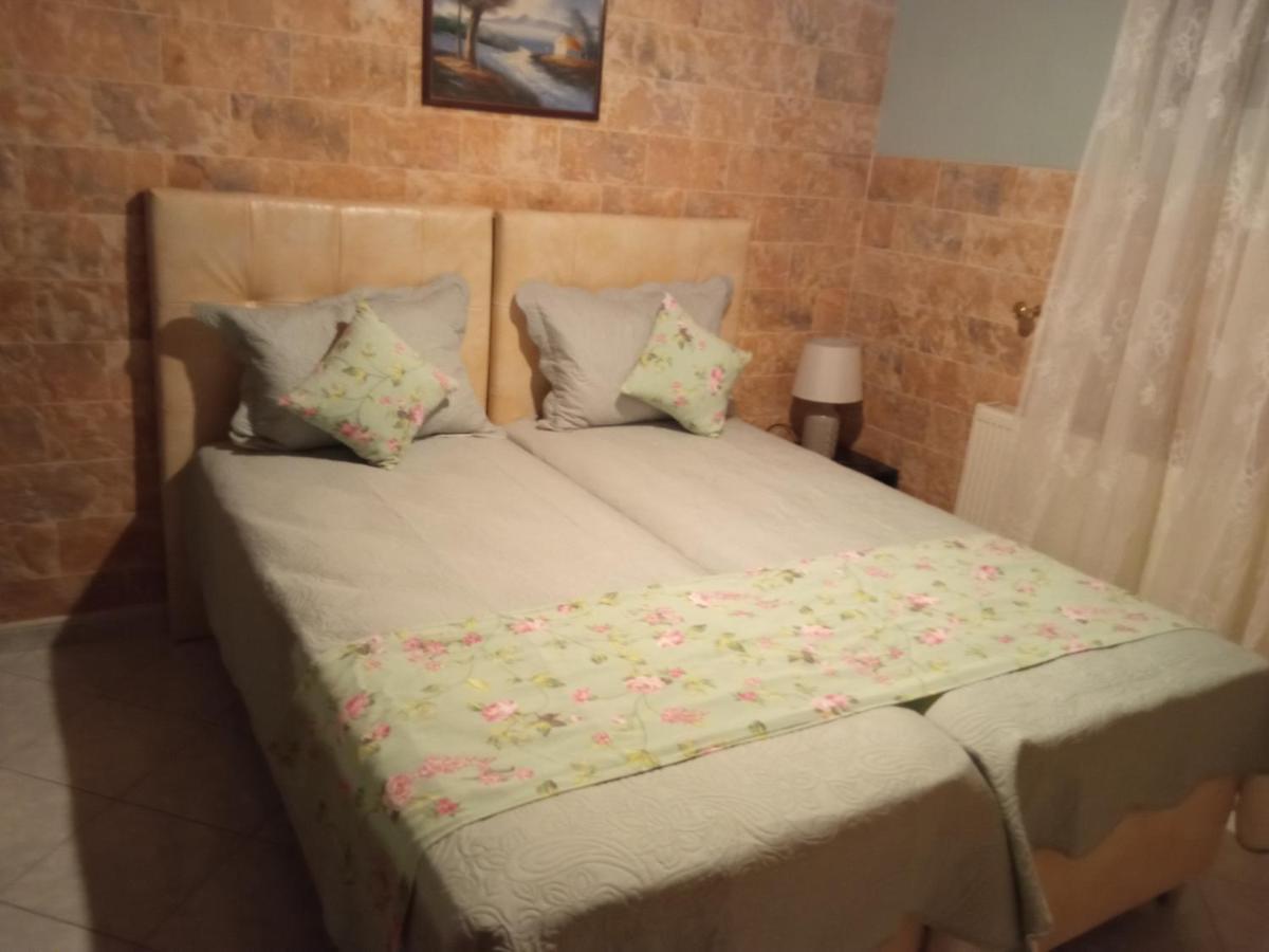 סיקיה Annas Apartment מראה חיצוני תמונה