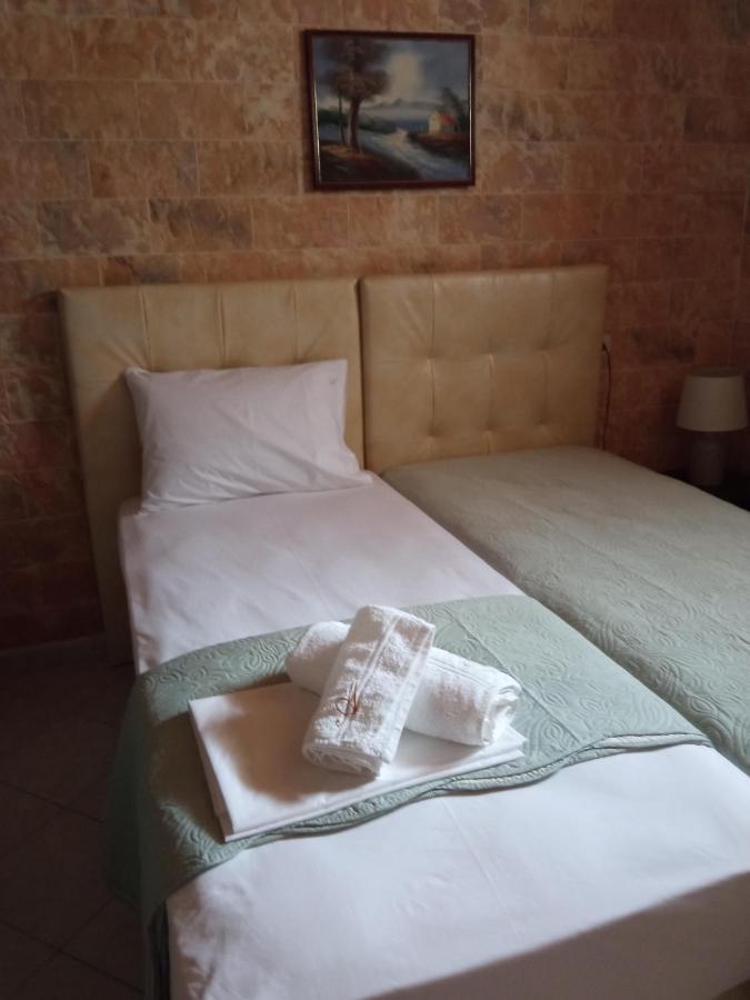 סיקיה Annas Apartment מראה חיצוני תמונה